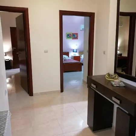 Marialenas House 公寓 *